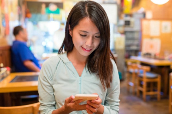 同城牵手交友网怎么样才能加微信?